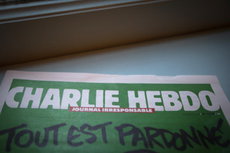 Charlie Hebdo опуликовал хамские карикатуры на рухнувший A321