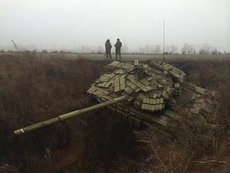 Украинский танк свалился в 