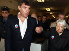Борис Немцов отказался от шествия, ГИБДД одобрило, ОМОН предупредил