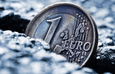 Посол США в ЕС: Сбрасывайте евро, оно рухнет