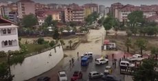 И горит, и тонет: вслед за пожарами в Турцию пришли наводнения