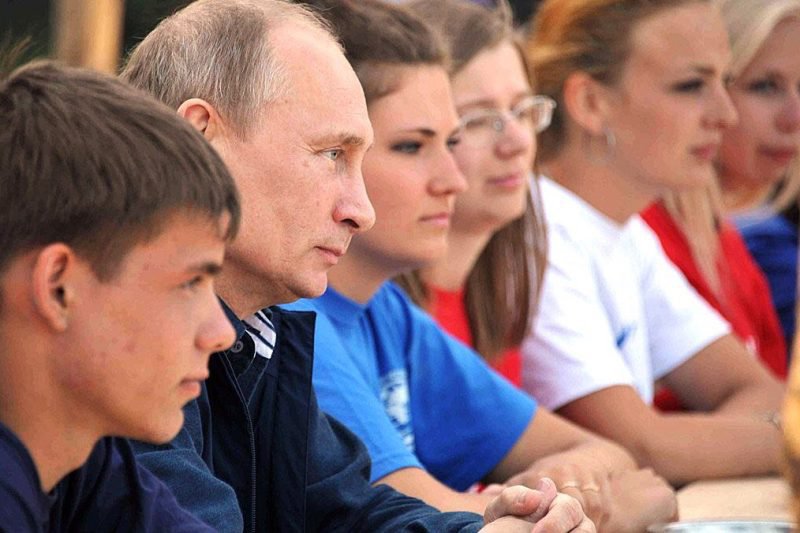 Молодые политики россии. Подростки в политике. Молодежь и политика.
