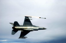 Американский F-16 открыл огонь по своей базе ВВС