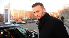 Абонент временно ищет адвоката: Навального окружили заговорщики