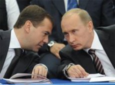 Эксперты: Путин не критиковал Медведева, а обсуждал реализацию его поручений
