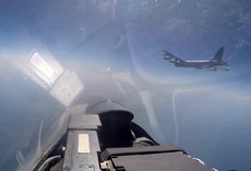 Сопровождение и перехват B-52 у границ России