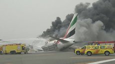 Опубликованы видео аварийной посадки Emirates и взрыва на борту Boeing-777