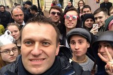 Навальный и ФБК теряют популярность у молодежи
