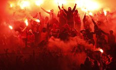 Турецкие фанаты сорвали минуту молчания скандированием 