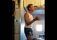 Пассажира авиарейса из Москвы избили за оскорбление русских