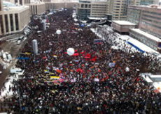 На проспекте Сахарова митинговало 32 000 человек, организаторы насчитали 200 000
