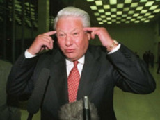 Почему власть не 'мочит' Ельцина?