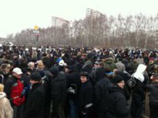Националисты и болельщики спокойно провели 'яблочную' акцию памяти Свиридова