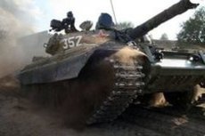 Оппозицию встретят танки