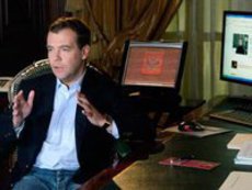 Медведев: Не стоит считать, что страна живет интернет-повесткой