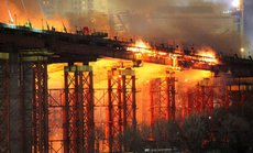 Украинских патриотов призвали взорвать мост и энергокабели в Крым