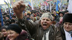 Украинцы требуют лупить европейцев за предательство