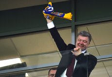 Президента Украины неистово освистали на матче Лиги чемпионов