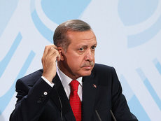 Эрдоган убежал от журналистов после неудобного вопроса