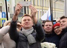 Оппозиция о марше Немцова: Нас все меньше, селфи все больше...