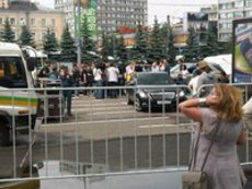 Немцов приехал на Марш Миллионов на Мерседесе со стробоскопами