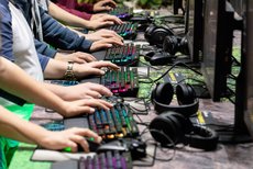 ФСБ: террористы вербуют молодежь через компьютерные игры