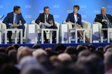 Форум партии большинства: Россия не имеет право на отставание