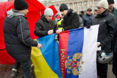 Россияне винят США и Януковича за кризис на Украине