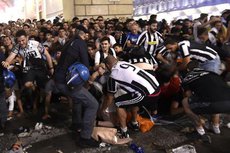 Снята паника и убийственная давка в Турине