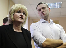 Навальный попался на кругорейсе, пытаясь спрятаться за таблетки и левые руки