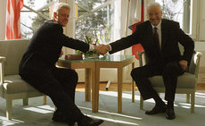 Запад признал: Пьяного Ельцина в президенты России выбрали США