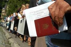 Украине отменят безвиз из-за орды рванувших в ЕС 