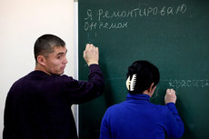 Мигранты скоро будут лечить, учить и управлять в России?