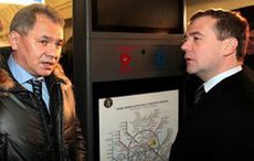 Президент спустился в метро и проверил систему безопасности