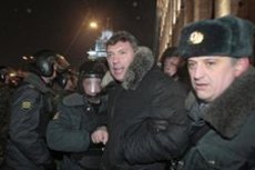 Немцов обвинялся в неповиновении, а не в сопротивлении