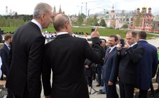 Владимир Путин открыл парк «Зарядье» в центре Москвы