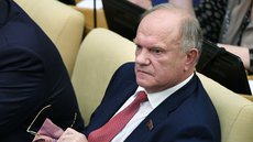 Коммунисты призвали Зюганова уйти в отставку