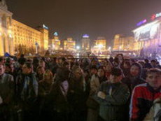 На Евромайдане 'День Победы' перепели в 'Славу УПА'