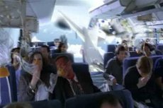 Видео аварийной посадки AirBaltic: Пассажиры кричат и молятся