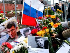 Как оппозиционеры смерти Немцова причащались
