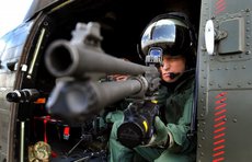 Российских футболистов в Европе охраняют снайперы, вертолеты и спецагенты