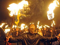Украину осветили фашистские факелы