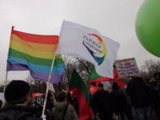 ЛГБТ развернет флаги над митингом и готово драться с националистами