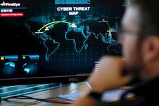 Спецслужбы США провели первую кибератаку на Россию