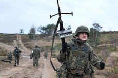 НАТО не скрывает: Россия - враг потому, что посмела стать державой