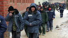 Правительство обвинило мигрантов в торможении России