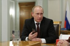 Путину подарили 'российский iPhone' с ГЛОНАСС и GPS (ПОДРОБНОСТИ)