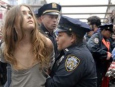 За удар полицейскому на Occupy дадут 7 лет