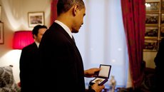 Global Research призвал Нобелевский комитет отнять у Обамы премию мира